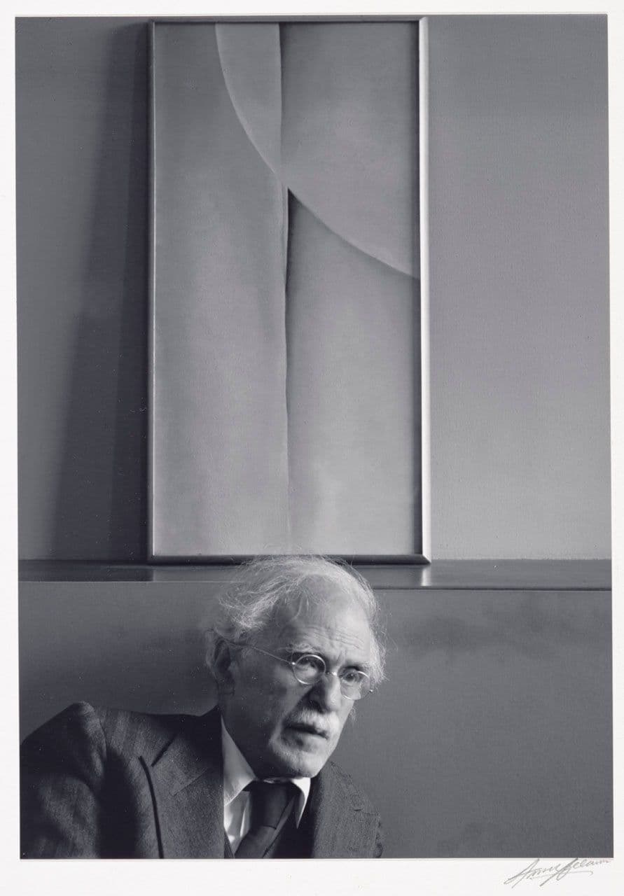 Alfred Stieglitz and Painting by Georgia O'Keeffe, An American Place, New York City
Ansel Adams
20th Century
1986.20.1 Alfred Stieglitz and Painting by Georgia O'Keeffe, An American Place, New York City
Ansel Adams
20th Century
1986.20.1